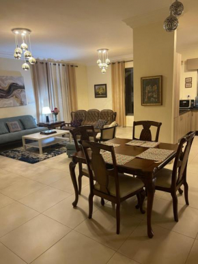 Home away from home with a Beautiful Balcony View 3 bedrooms 2 bathrooms
